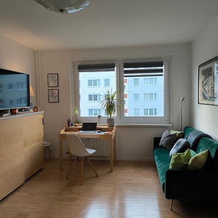Ferienwohnung Fuer 1-3 Personen In Berlin, Naehe U Friedrichsfelde Exterior photo